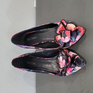 Sliver Slipper size 11 floral print